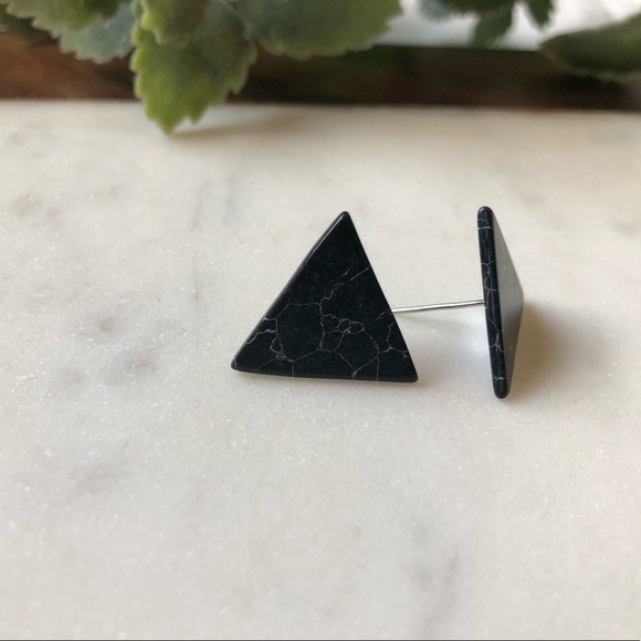 Black Marble Stud Triangle Earrings - Picture 3 of 5